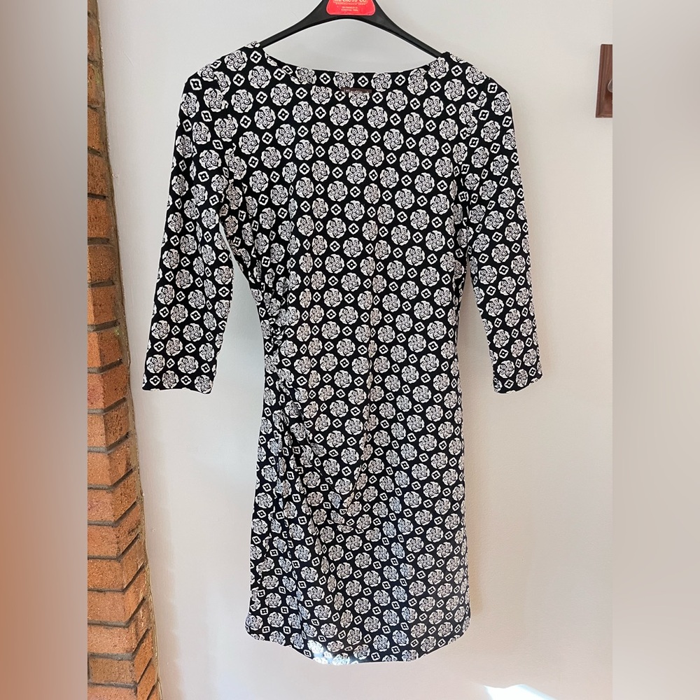 J. McLaughlin Black and White Floral Long Sleeve Dress
